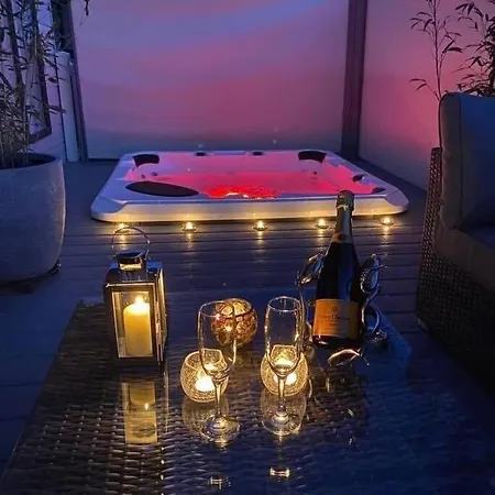 Christmas Hot Tub - Near York Malton